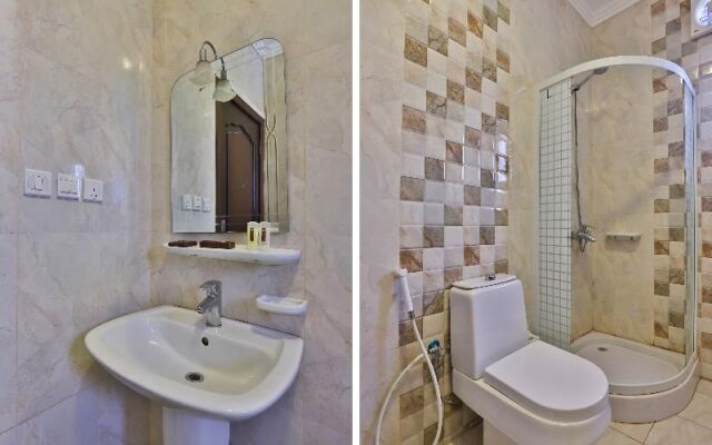 OYO 208 Roshan Hotel Suites Hera