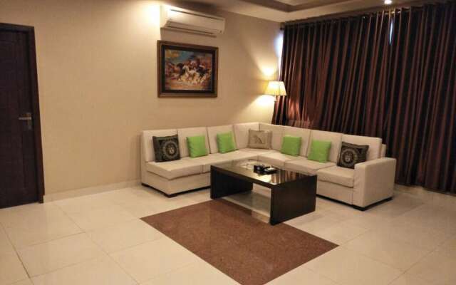 Grand Regent Hotel & Suites