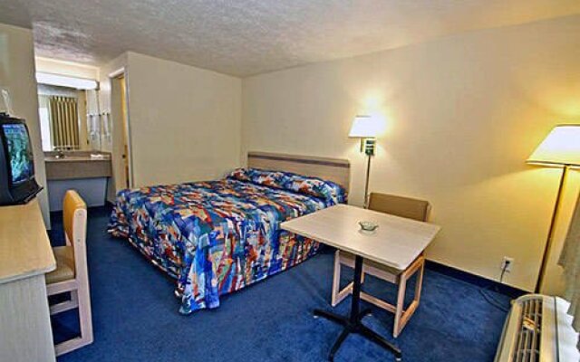 Motel 6 Tampa Downtown