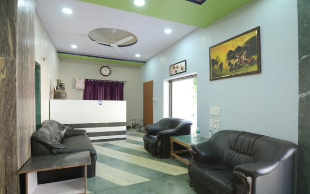 OYO 19451 Hotel Blue Moon