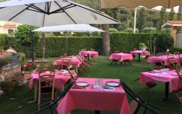 Hotel Ristorante Pizzeria Il Salice