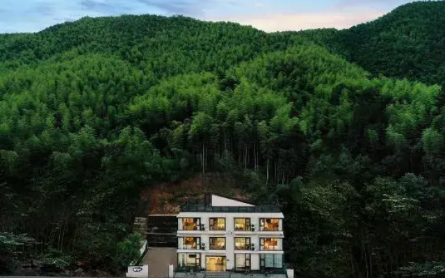 Yunshang Grassland Anji Suxi Landscape Homestay