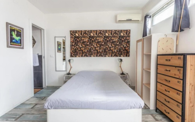 Azzarita in Bologna With 1 Bedrooms and 1 Bathrooms