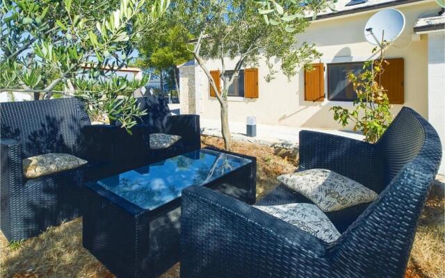 Holiday house Anabella - open swimming pool: Supetar, Island Brac