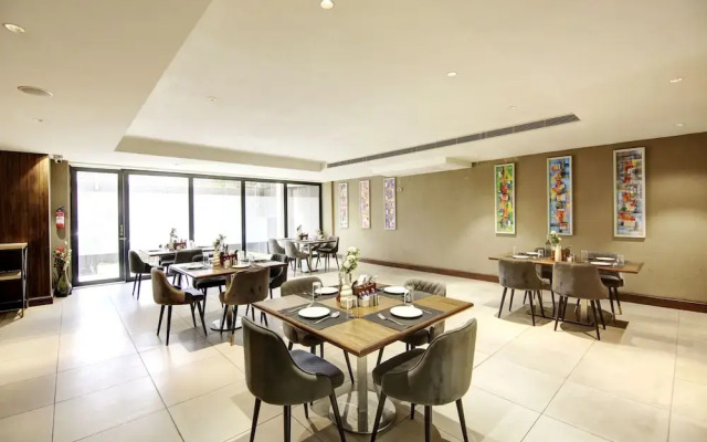 Saltstayz Premier – Cyber Hub