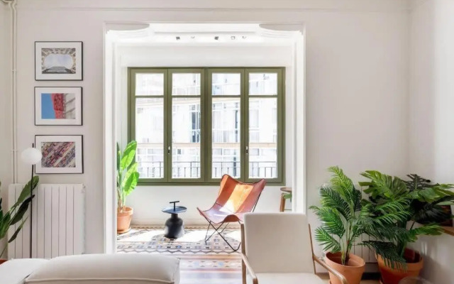 Amazing 5 bedrooms 5 bathrooms by Plaza Catalunya