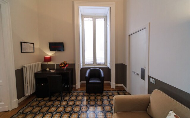 SpaccaNapoli Comfort Suites