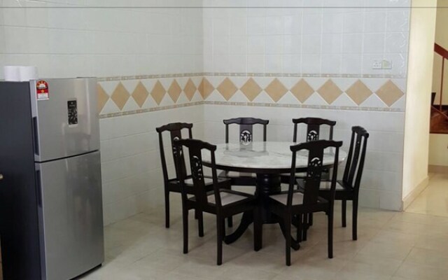 Spice Arena 4room House