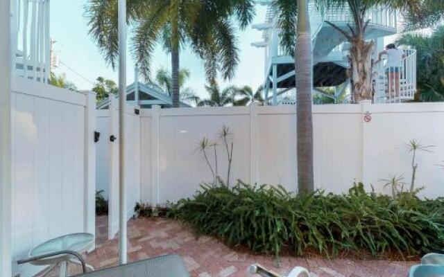 Palm Isle 3210 by RedAwning