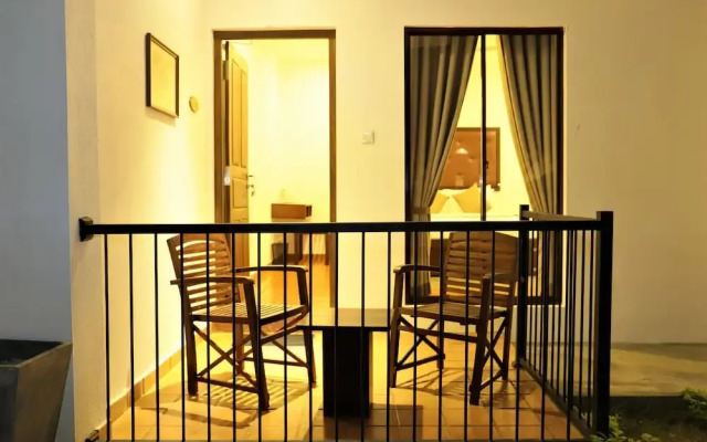 Arana by Forest Trails