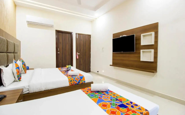FabHotel Royal Villa