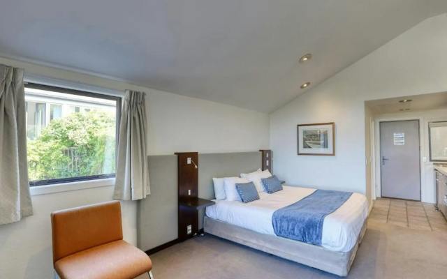 Garden Court Suites And Apartments