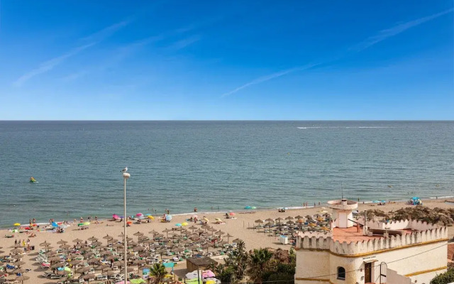 Sea View Apartment 2 Min Walk From the Beach