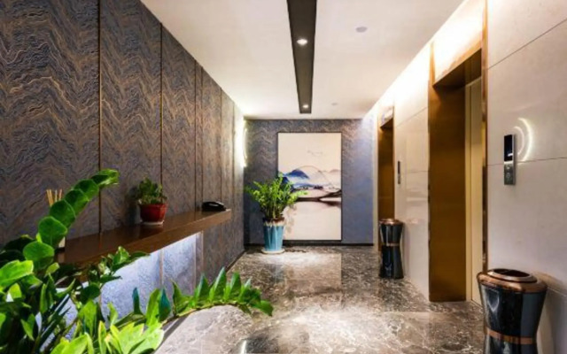 Yitel Collection Hotel (Anshun Huangguoshu Avenue RT-MART)