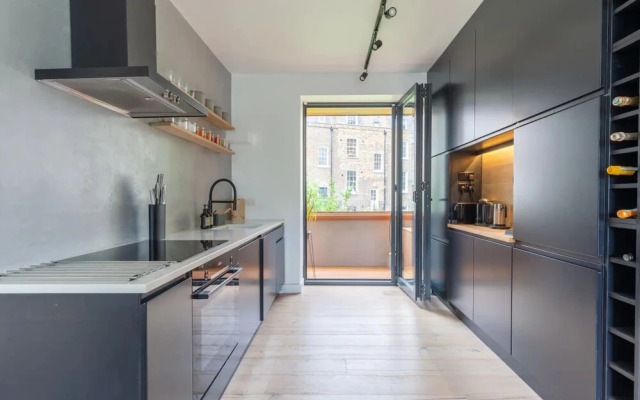 Ultra-modern 1 Bedroom in Angel With Balcony