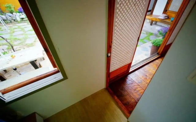 Jiudang Hanok Private Pension Jeonju Hanok Village