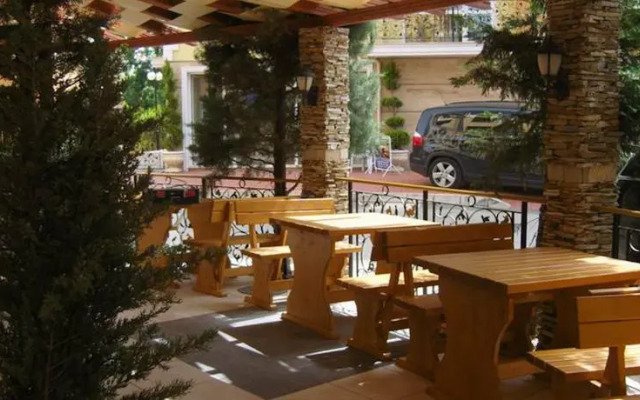 GT Emerald Paradise Apartments