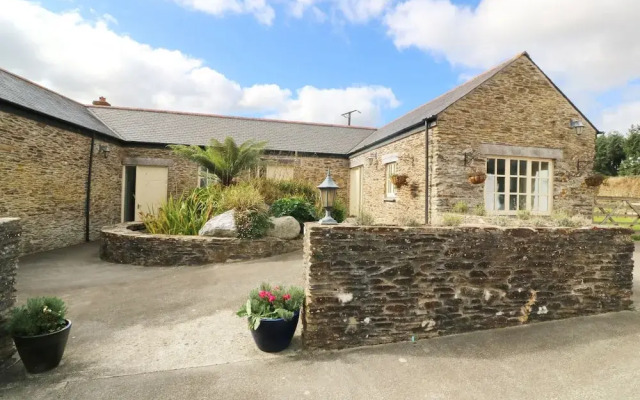 Tregoninny Vineyard and Woodland Farmhouse