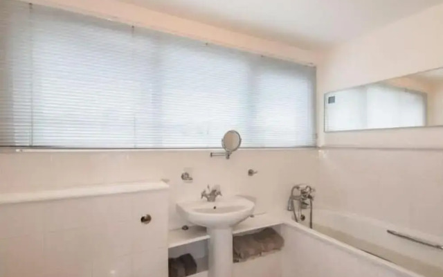 Oxford Street 5 Bedroom Townhouse