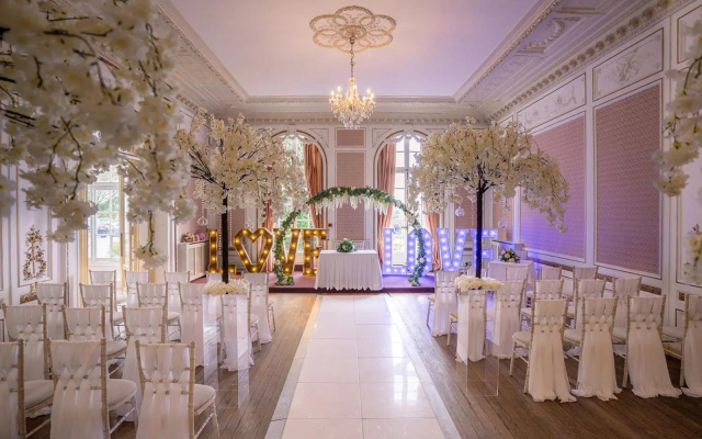Court Colman Manor
