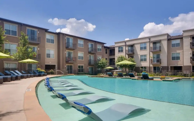 Dallashaus Near Galleria Medical City