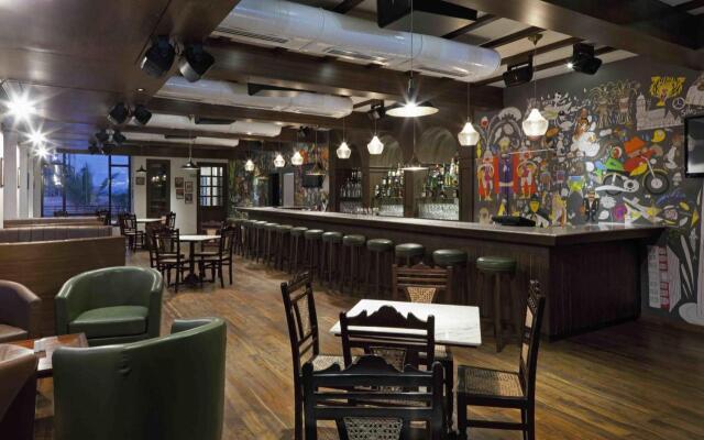 SinQ Party Hotel