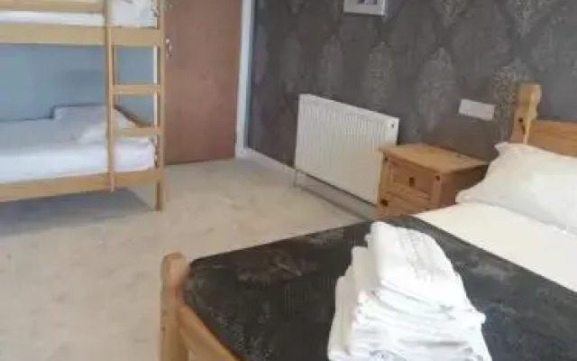 Camelot Seafront Hotel