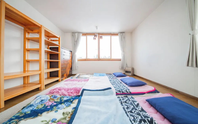 Guesthouse Chiyogaoka – Guest Rooms – Asahikawa