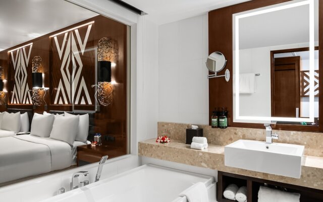 Crowne Plaza Fiji Nadi Bay Resort & Spa by IHG