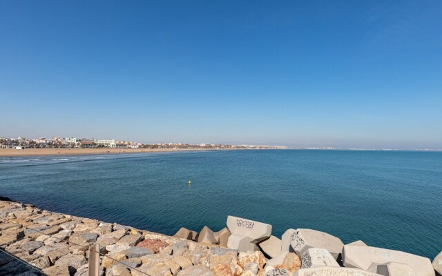 Captivating Holiday Home in Valencia near Sea Beach