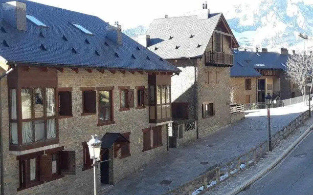 La casita de Carol apartamento vacacional con piscina en Panticosa