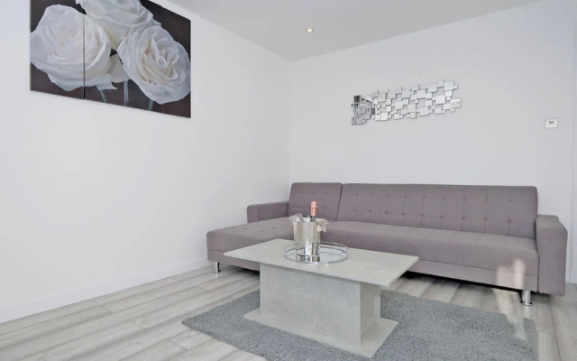 Orange Apartments - Belgrave Mansions