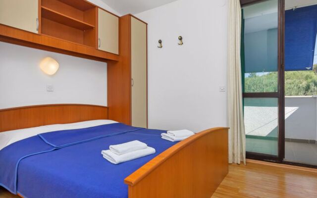 Apartment Cico Hvar/Pokrivenik 40602