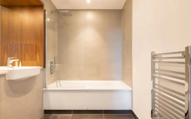 Charles Hope Apartment Canary Wharf