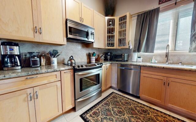 Winterset Woodland - Near Hike & Bike Trails!