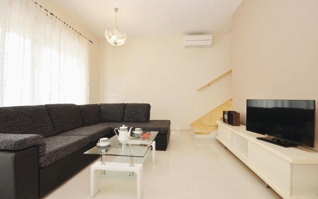 Stunning Home in Zadar With Wifi and 2 Bedrooms