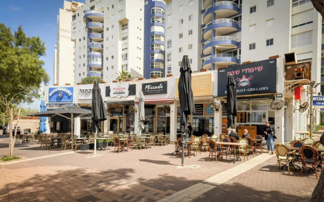 Seaside High-Rise Apt by Sea N' Rent