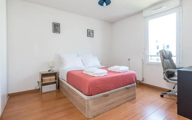 La loge du Minotaure, cosy, parking et bureaux