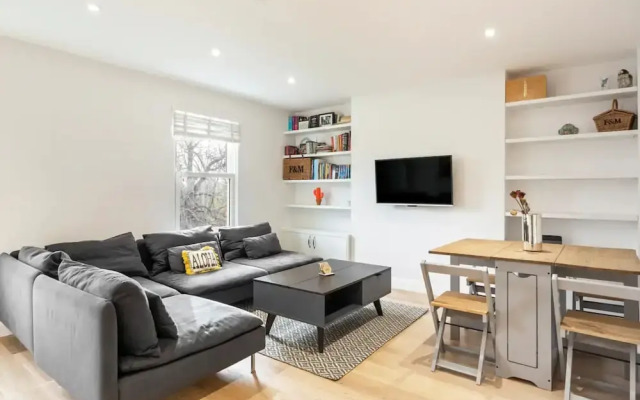Modern, Cosy and Bright 1 Bedroom Apartment in Ealing