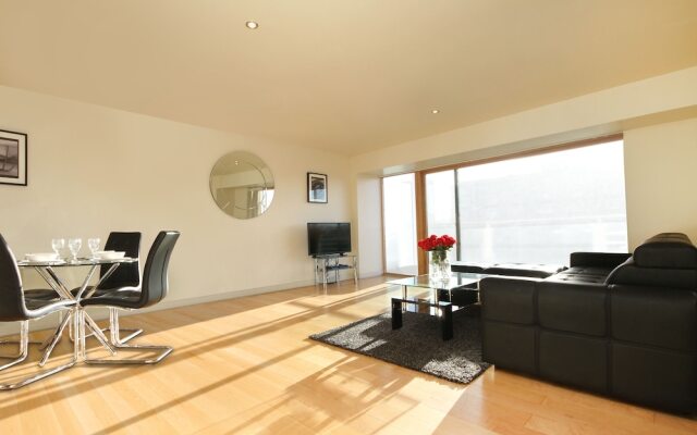 Grand Canal Quay Fantastic Apartment