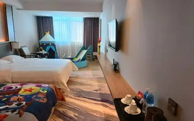 Golden LEAF Hotel