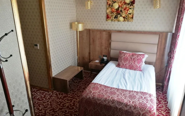 Savona Otel