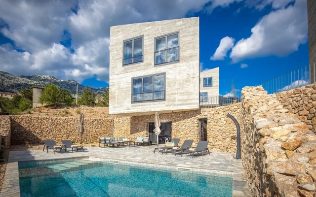 Lukovo Villas