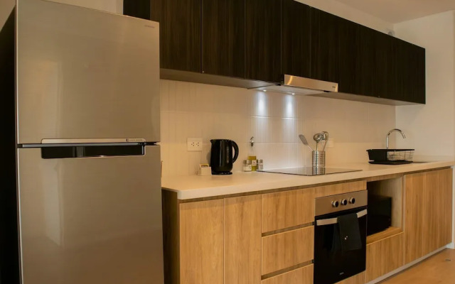 w Elegant 2BR Apartment in Miraflores Steps From Larcomar