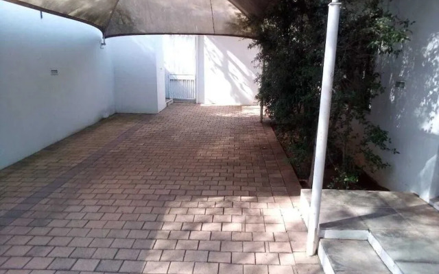 Art Deco Budget Accommodation Rosebank - Hostel