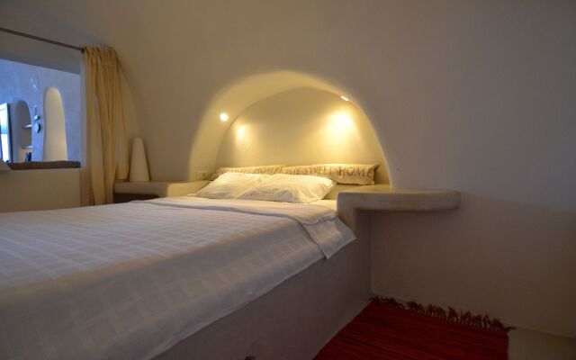 Christina's Cave House