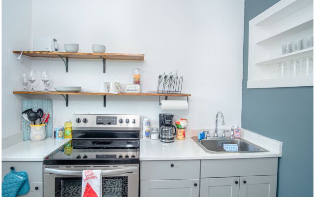 Embrace Tranquility 1br/1ba Near Downtown