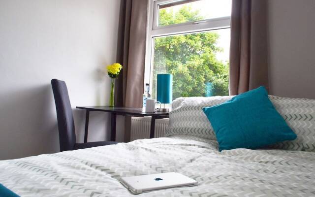 No 40, 5 beds, sleeps 7