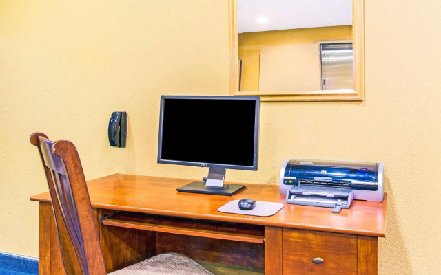 Super 8 by Wyndham Parker/SE Denver Area