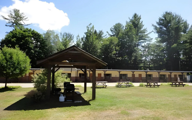 Dwight Riverside Inn